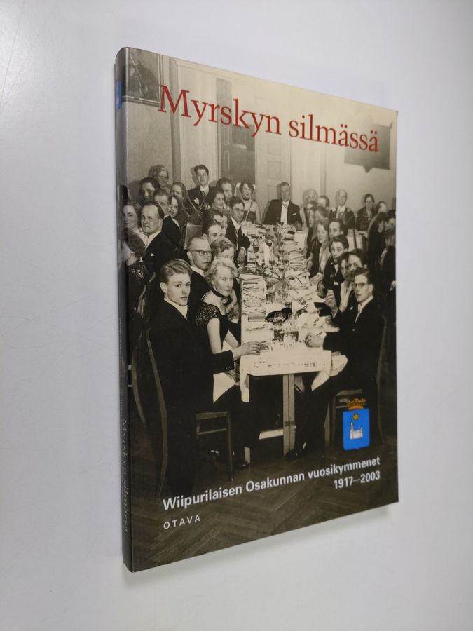 Myrskyn silmässä