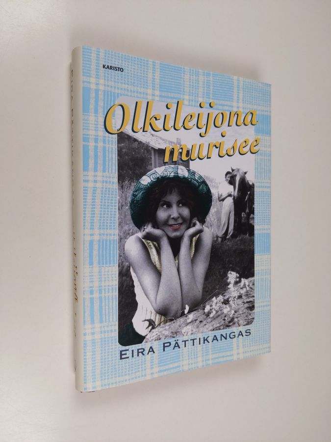 Eira Pättikangas : Olkileijona murisee