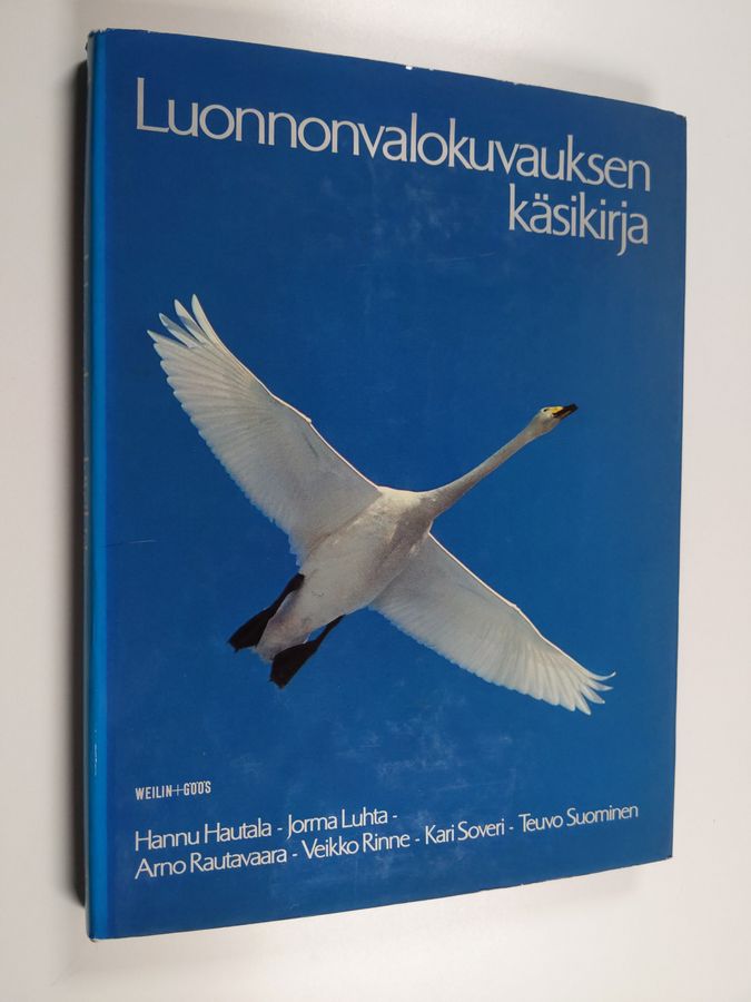 Hannu Hautala : Luonnonvalokuvauksen käsikirja