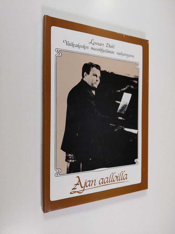 Ajan aalloilla