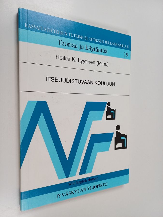 Itseuudistuvaan kouluun =