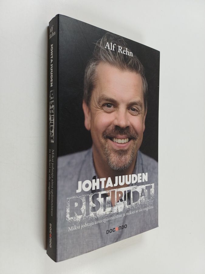 Johtajuuden ristiriidat