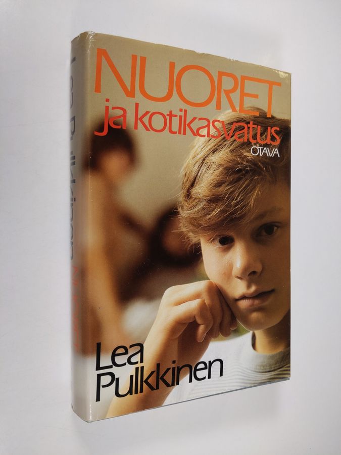 Lea Pulkkinen : Nuoret ja kotikasvatus