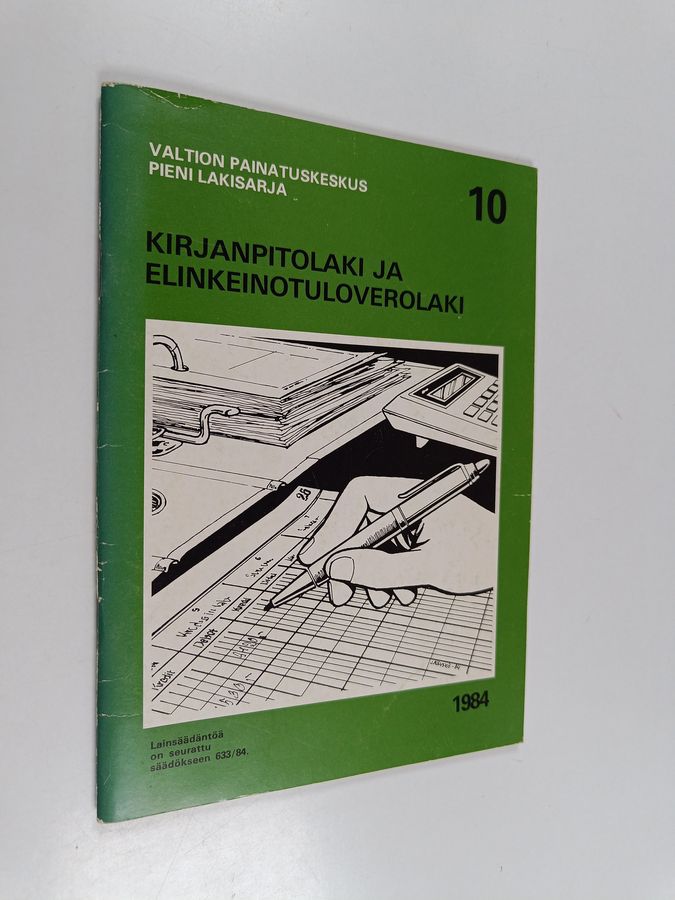 Kirjanpitolaki ja elinkeinotuloverolaki.