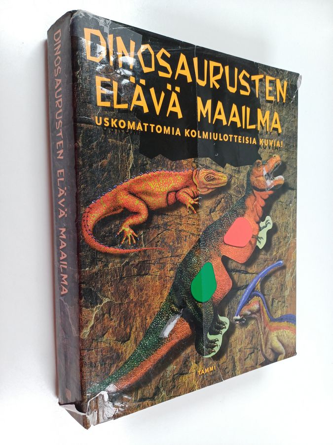 Dinosaurusten elävä maailma : uskomattomia kolmiulotteisia kuvia!