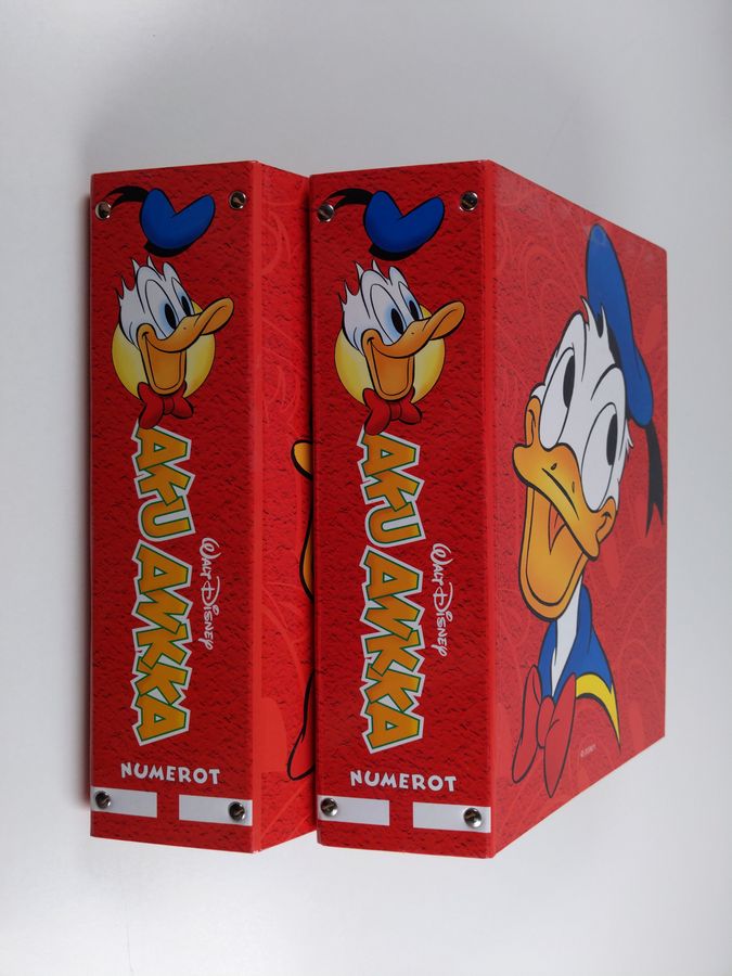 Walt Disney : Aku Ankka vuosikerta 2006 (2 kansiota, N:o 1-52)