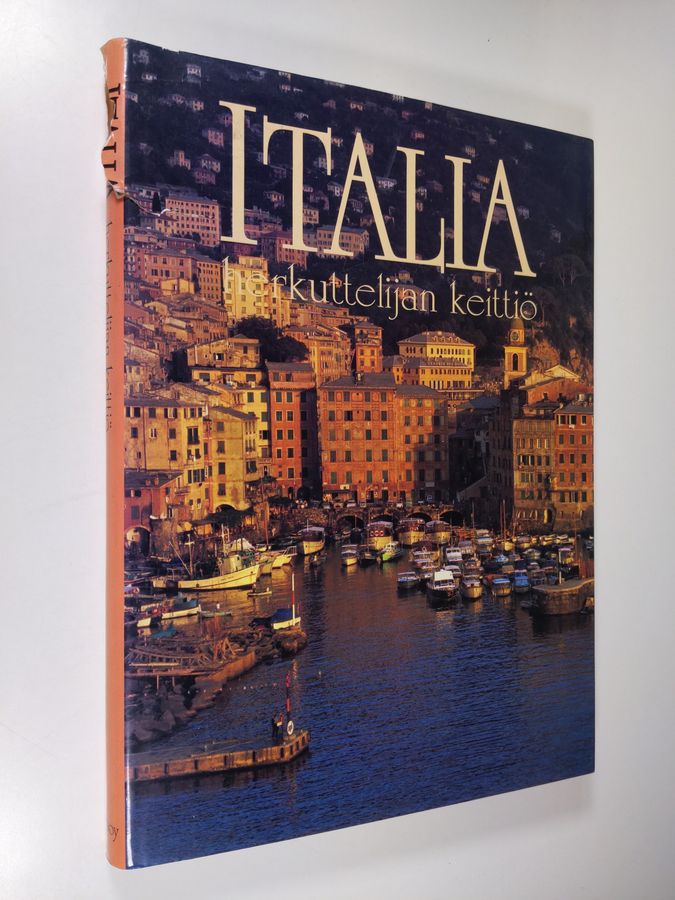 Lorenza (ruokaohjeet) de'Medici : Herkuttelijan keittiö Italia : alkuperäisiä ruokaohjeita eri puolilta Italiaa