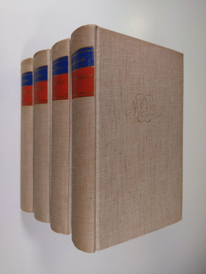 Maksim Gorki : Valitut teokset 1-4 : Kertomuksia ; Äiti, Pohjalla ; Lapsuuteni, Ihmisten parissa ; Yliopistoni, Artamonovien tarina