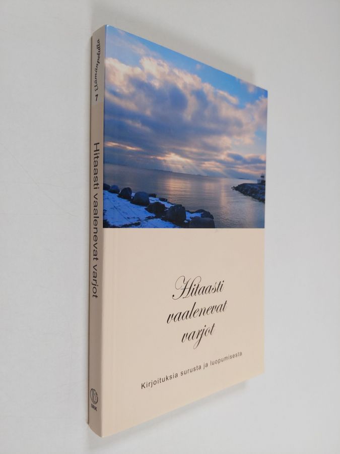 Hitaasti vaalenevat varjot