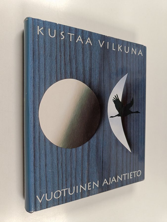Kustaa Vilkuna : Vuotuinen ajantieto : vanhoista merkkipäivistä sekä kansanomaisesta talous- ja sääkalenterista enteineen (kuvitettu)