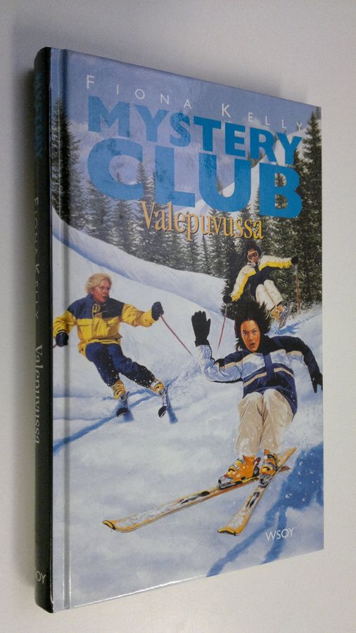 Fiona Kelly : Valepuvussa