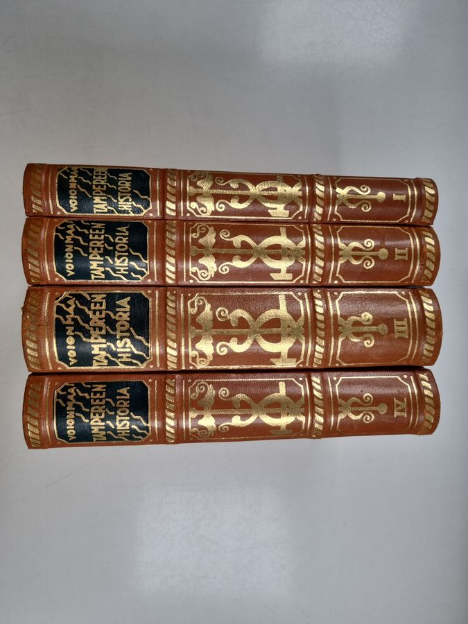 Väinö Voionmaa : Tampereen historia 1-4 : Ruotsin aikana ; Venäjän vallan esipuoliskon aikana ; Itämaisesta sodasta suurlakon aikoihin ; Tampereen uusin historia