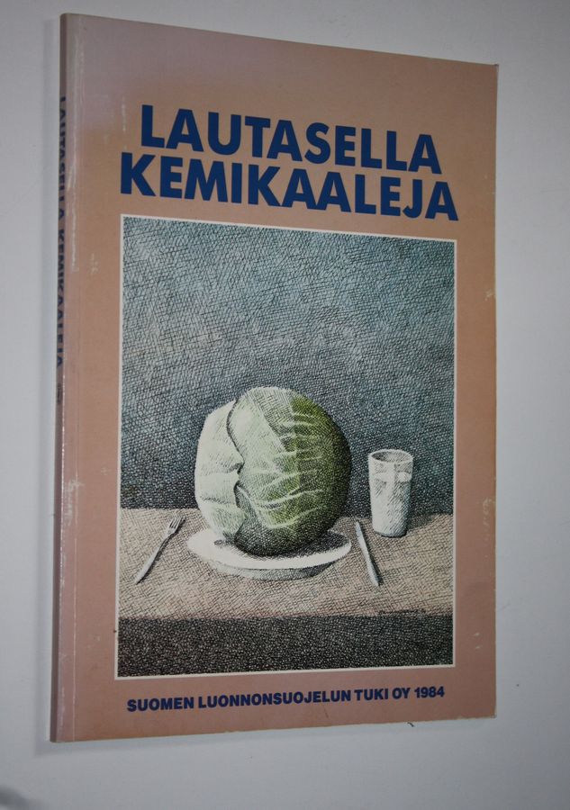 Lautasella kemikaaleja