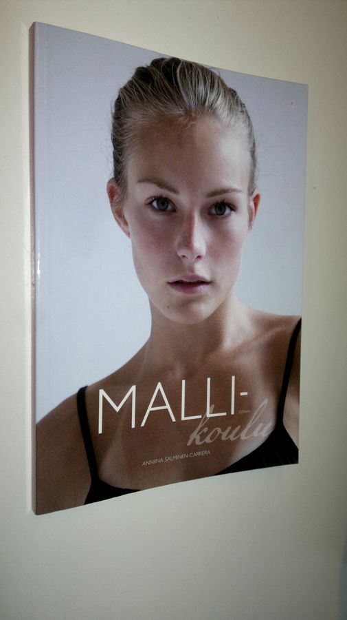 Anniina Salminen-Carrera : Mallikoulu