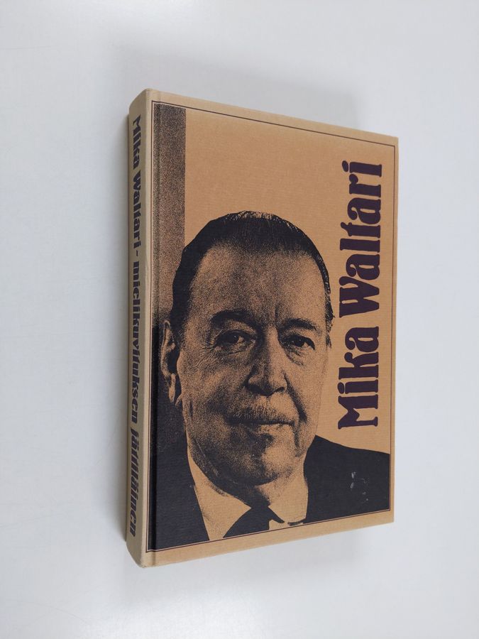 Ritva (toim.) Haavikko : Mika Waltari : mielikuvituksen jättiläinen