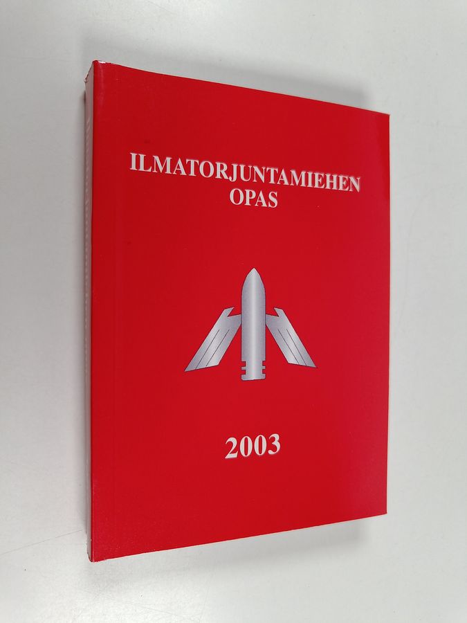 Ilmatorjuntamiehen opas 2003