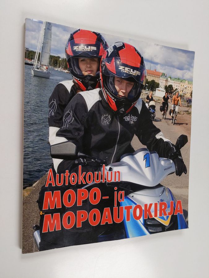Autokoulun mopo- ja mopoautokirja