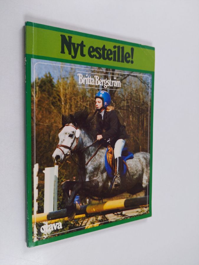 Britta Bergström : Nyt esteille