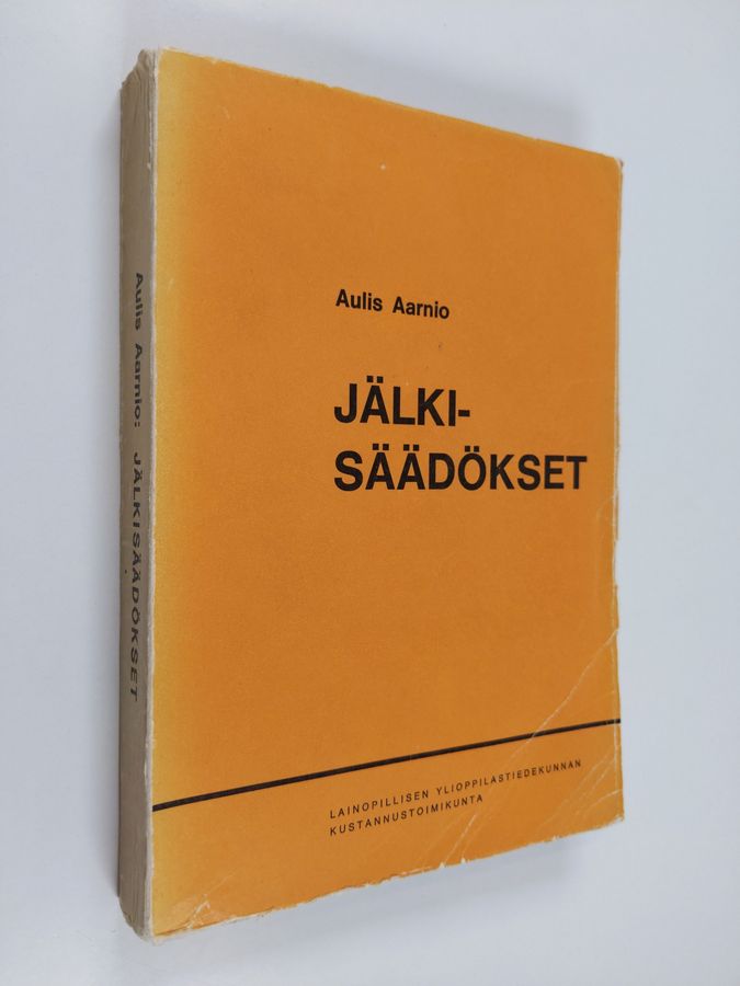Aulis Aarnio : Jälkisäädökset : testamenttioikeuden oppikirja