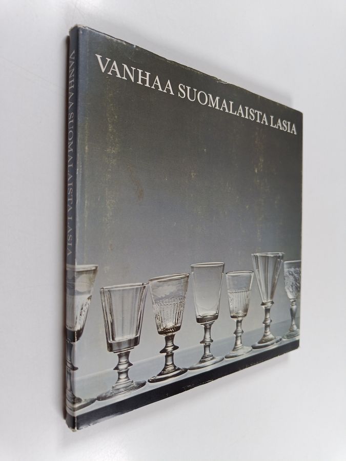 Jorma (toim.) Savolainen : Vanhaa suomalaista lasia