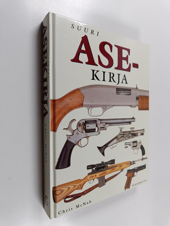 Chris McNab : Suuri asekirja
