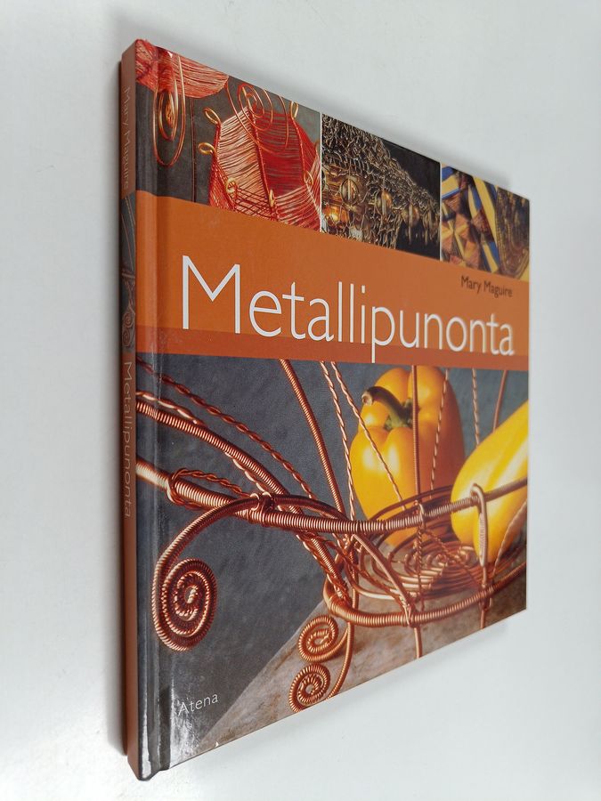 Mary Maguire : Metallipunonta