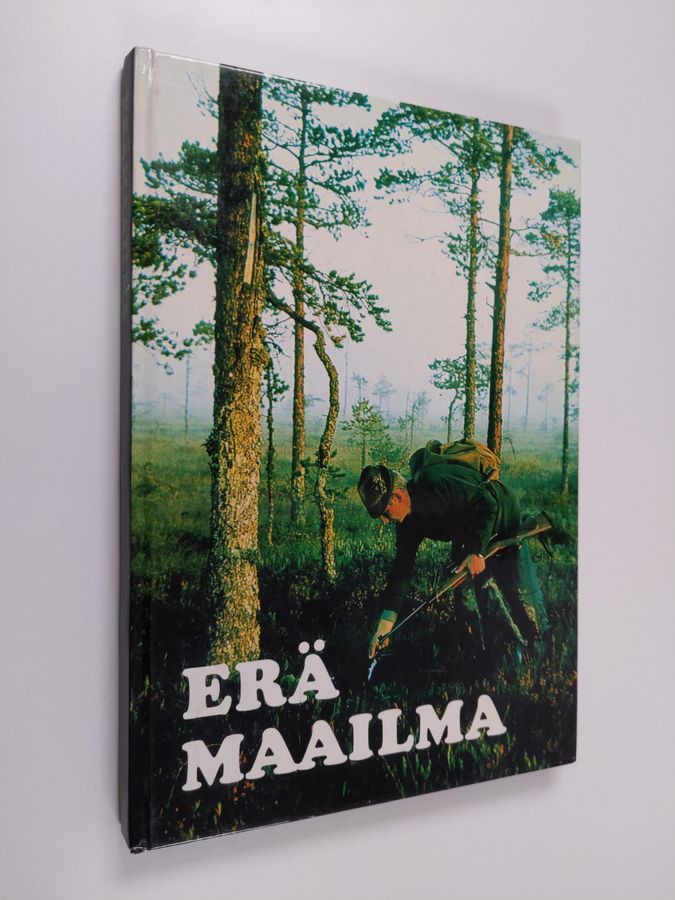 Hannu (toim.) Sarrala : Erämaailma (1975)