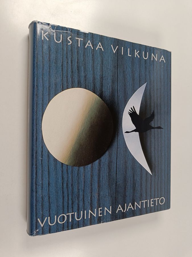 Kustaa Vilkuna : Vuotuinen ajantieto : vanhoista merkkipäivistä sekä kansanomaisesta talous- ja sääkalenterista enteineen (kuvitettu)