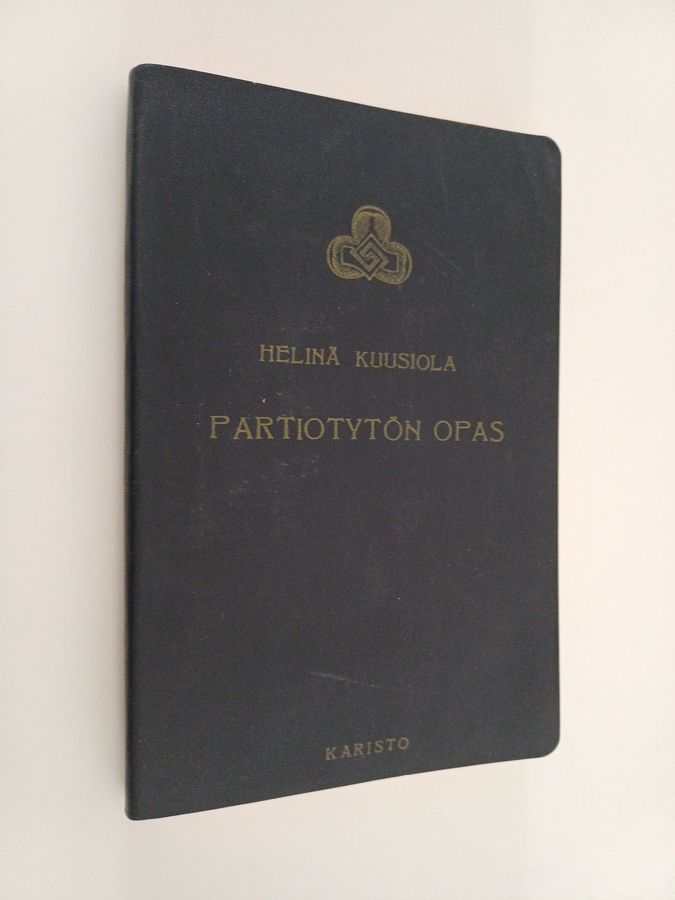 Helinä Kuusiola : Partiotytön opas
