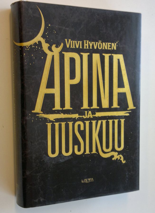Viivi Hyvönen : Apina ja Uusikuu