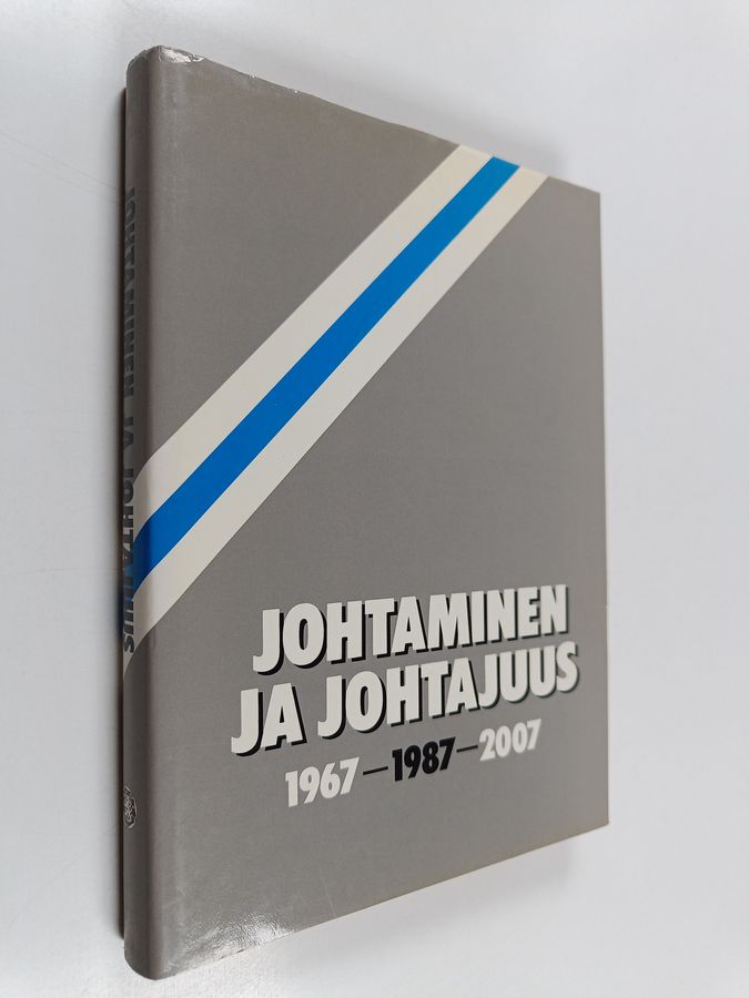 Pertti Porenne : Johtaminen ja johtajuus 1967-1987-2007 (numeroitu)